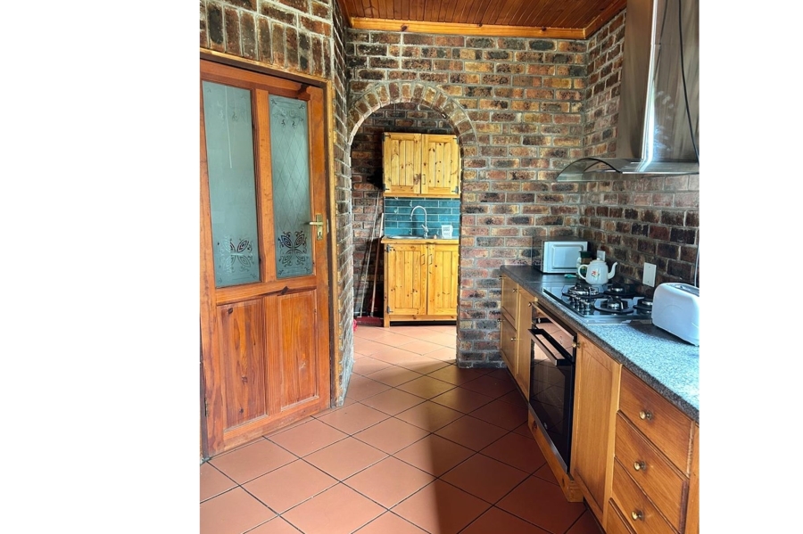 4 Bedroom Property for Sale in Sunrise On Sea Eastern Cape